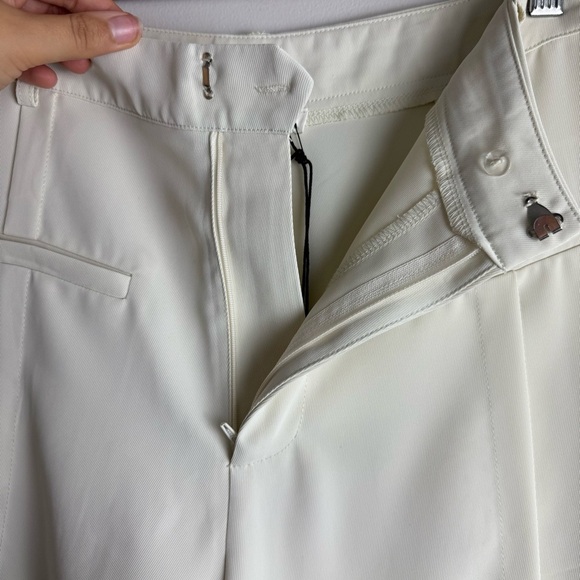 Wisteria Lane High Rise Pleated Shorts Women’s Size Medium Cream Tailored NWT - Picture 6 of 8